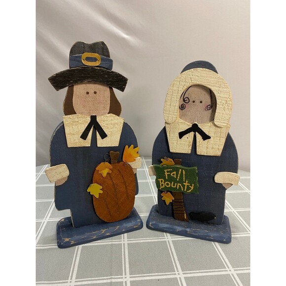 Set of 2 primitive wooden Pilgrim Figurines Fall Thanksgiving wood decor - Picture 1 of 6